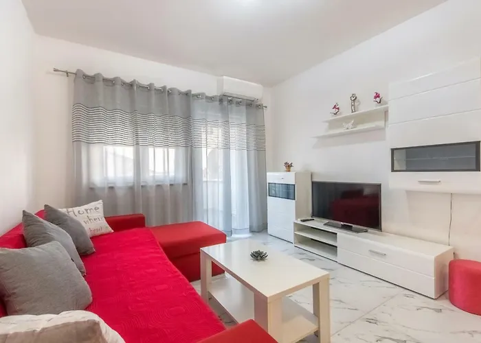 Alice Apartman *